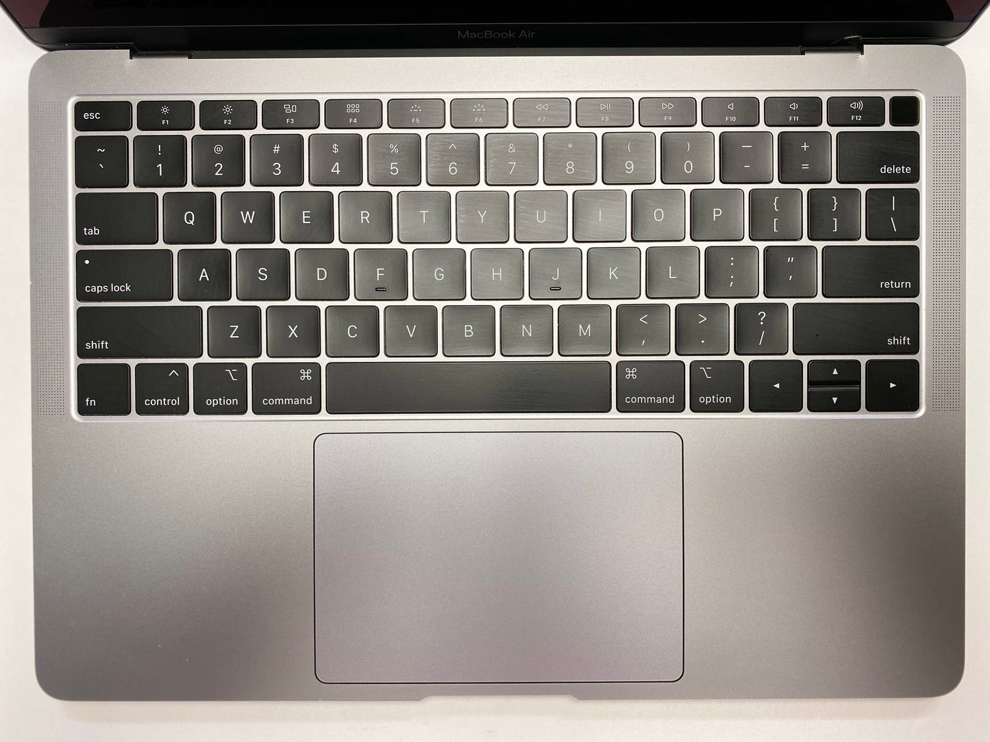 MacBook Air "Core i5" 1.6 13" (True Tone, 2019)	1.6 GHz Core i5 (I5-8210Y)